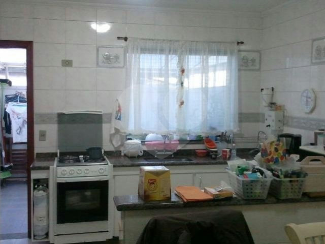 Casa à venda com 2 suítes no condomínio Travessa Nair,3, São Paulo - SP