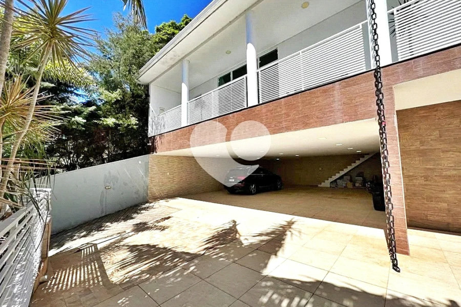 Casa à venda ou para alugar com 4 suítes no condomínio Alpes da Cantareira, Mairiporã - SP