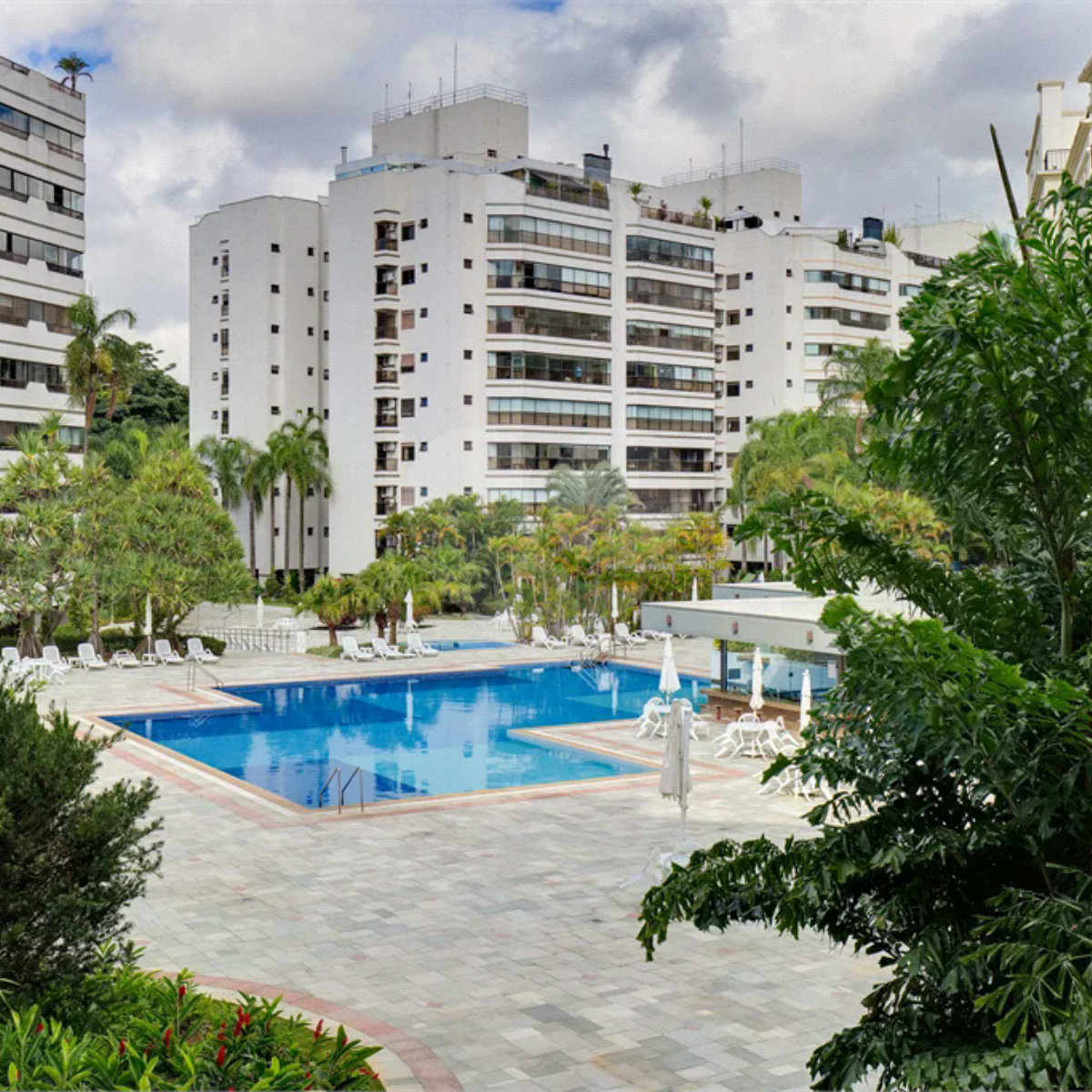 Apartamento à venda com 4 quartos, sendo 3 suítes, em Granja Julieta, São Paulo, SP