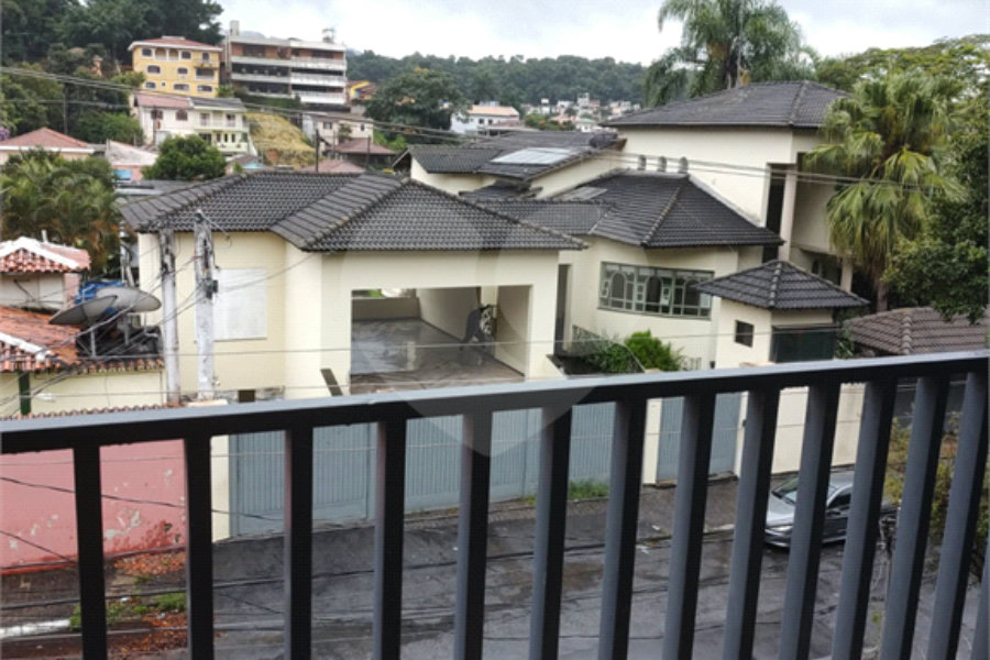 Sobrado à venda com 4 quartos, sendo 1 suíte, em Horto, São Paulo, SP