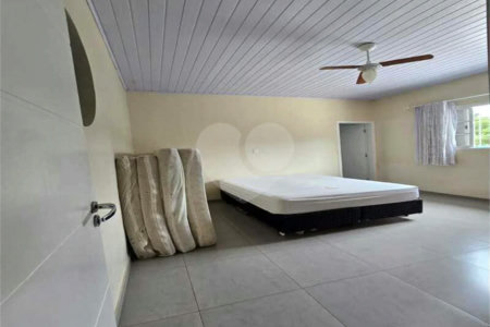 Sítio à venda com 5 quartos, sendo 2 suítes,  em Marmeleiro, São Roque, SP