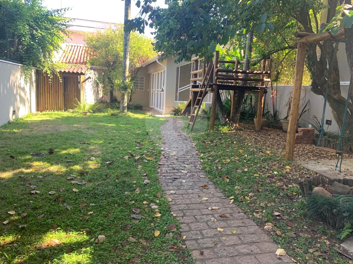 Casa à venda com 4 quartos, sendo 2 suítes, em Brooklin, São Paulo, SP