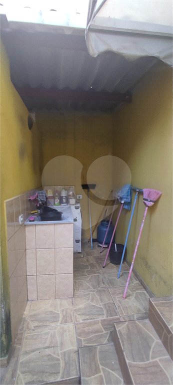 Sobrado à venda com 6 quartos, sendo 1 suíte, em Vila Acoreana, Poá, SP