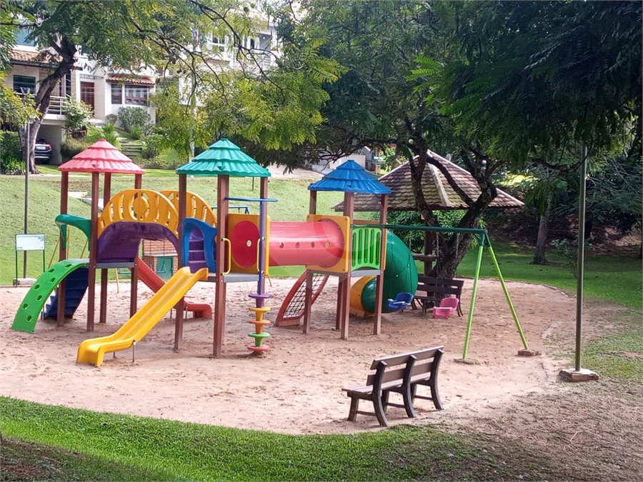 Casa à venda com 3 suítes no condomínio Villaggio Capriccio, Louveira - SP