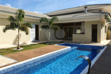 Casa à venda com 3 suítes no condomínio Porto Atibaia, Atibaia - SP