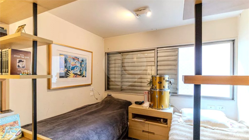 Apartamento à venda com 3 quartos, sendo 1 suíte,  em Higienópolis, São Paulo, SP
