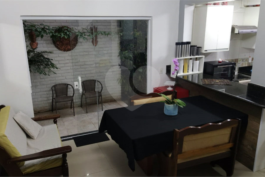 Sobrado à venda com 3 quartos, sendo 1 suíte, em Jardim Tabatinga, Guarulhos, SP