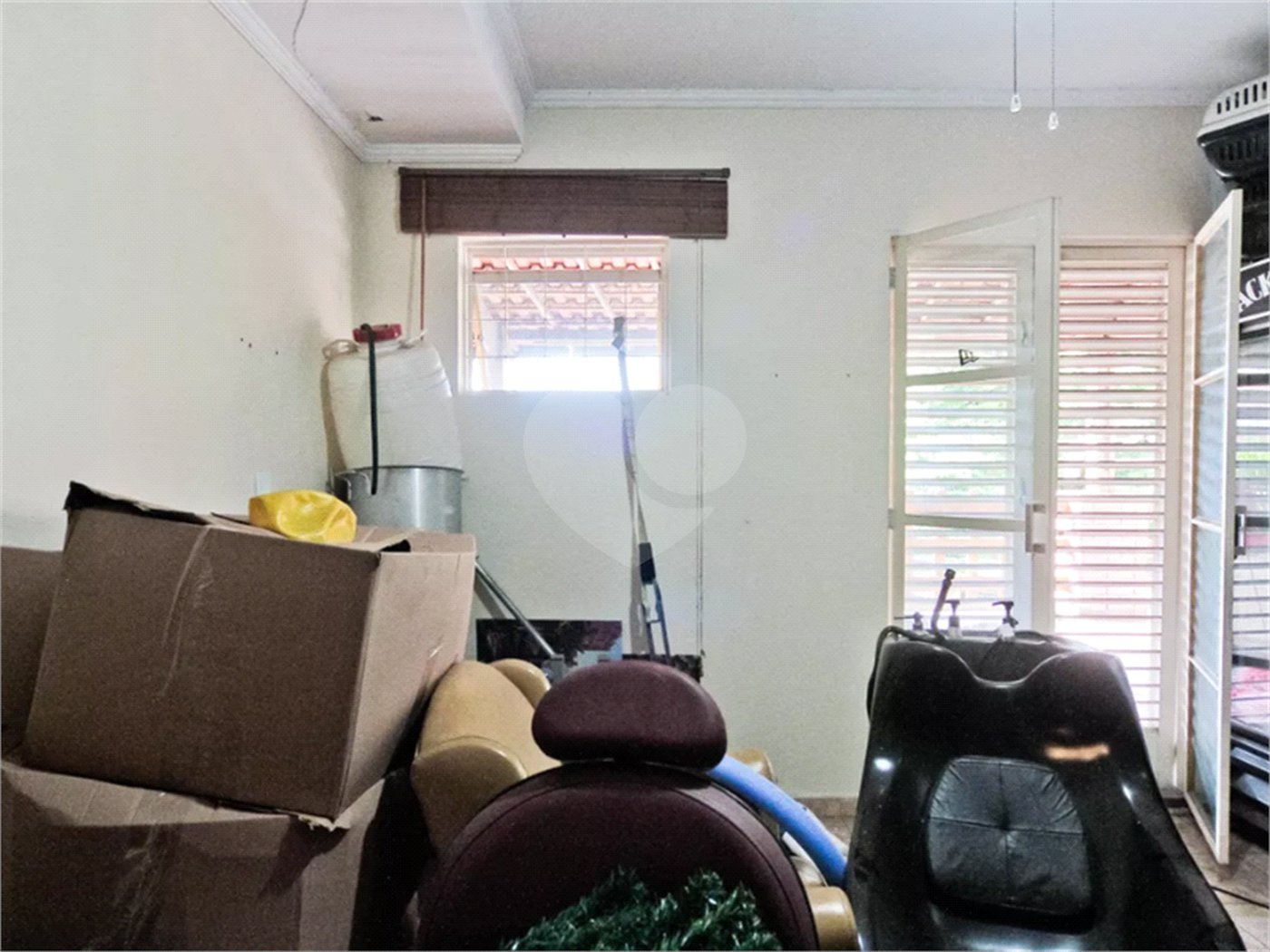 Salão à venda ou para alugar com 3 quartos, sendo 1 suíte, em Jardim Monjolo, São Paulo, SP