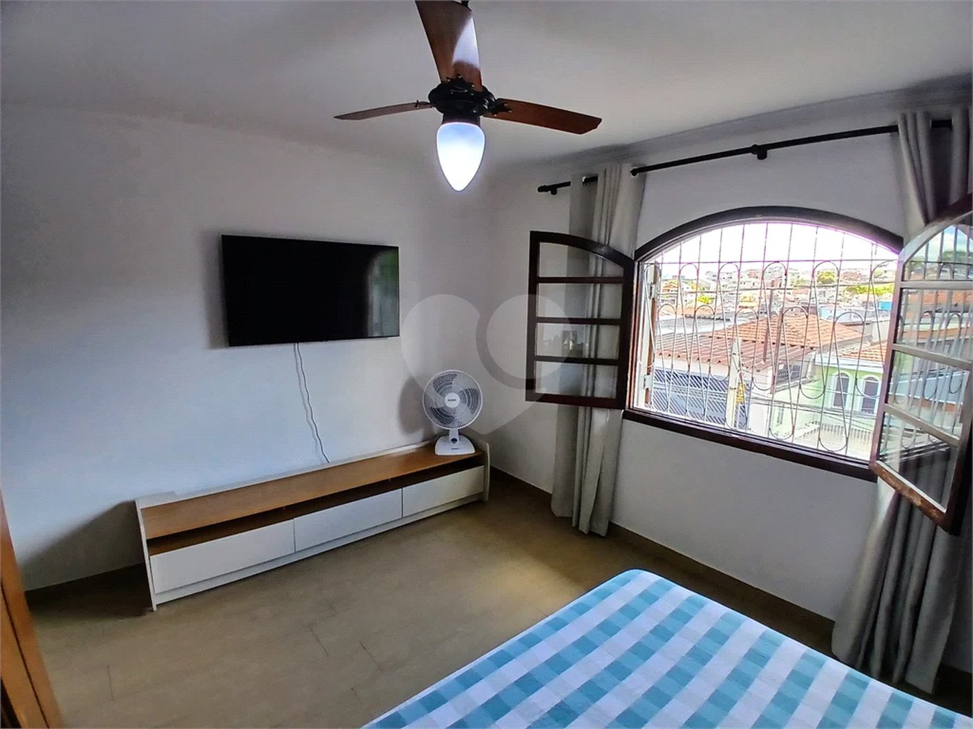 Sobrado à venda com 3 quartos, sendo 1 suíte,  em Tremembé, São Paulo, SP