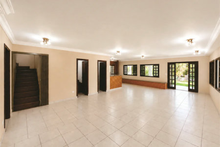 Casa à venda com 5 quartos, sendo 4 suítes, no condomínio Parque dos Príncipes, São Paulo - SP