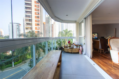 Apartamento à venda com 3 suítes em Vila Andrade, São Paulo, SP