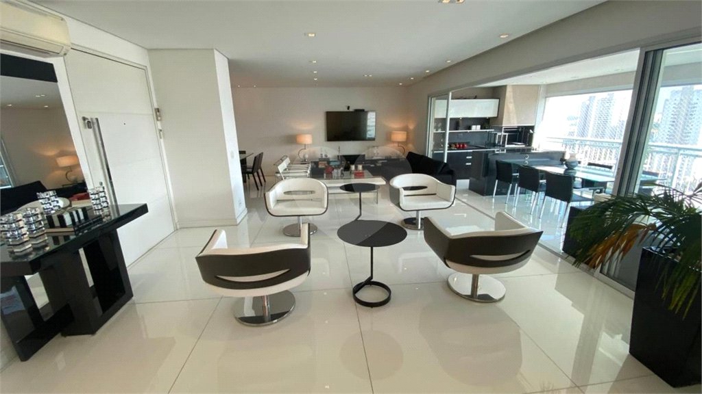Apartamento à venda com 3 suítes em Vila Romana, São Paulo, SP