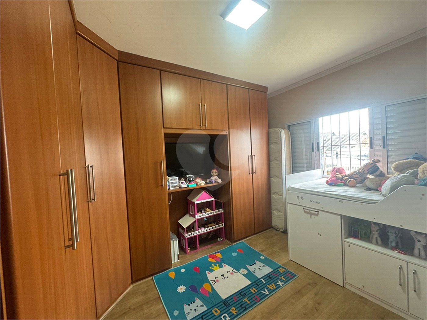 Sobrado à venda com 3 quartos, sendo 1 suíte, em Vila Nivi, São Paulo, SP