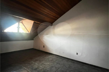 Sobrado à venda com 6 quartos, sendo 4 suítes,  em Vila Oliveira, Mogi das Cruzes, SP
