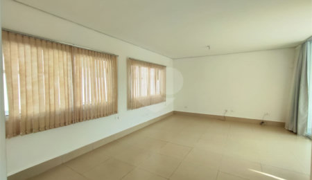 Casa de Vila à venda com 3 quartos, sendo 1 suíte, em Loteamento Jardim Morumbi, Atibaia, SP