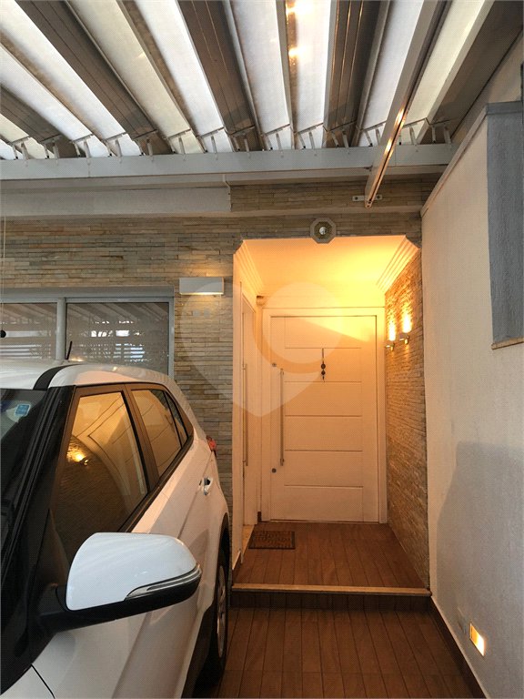 Sobrado à venda com 3 quartos, sendo 2 suítes,  em Vila Nivi, São Paulo, SP