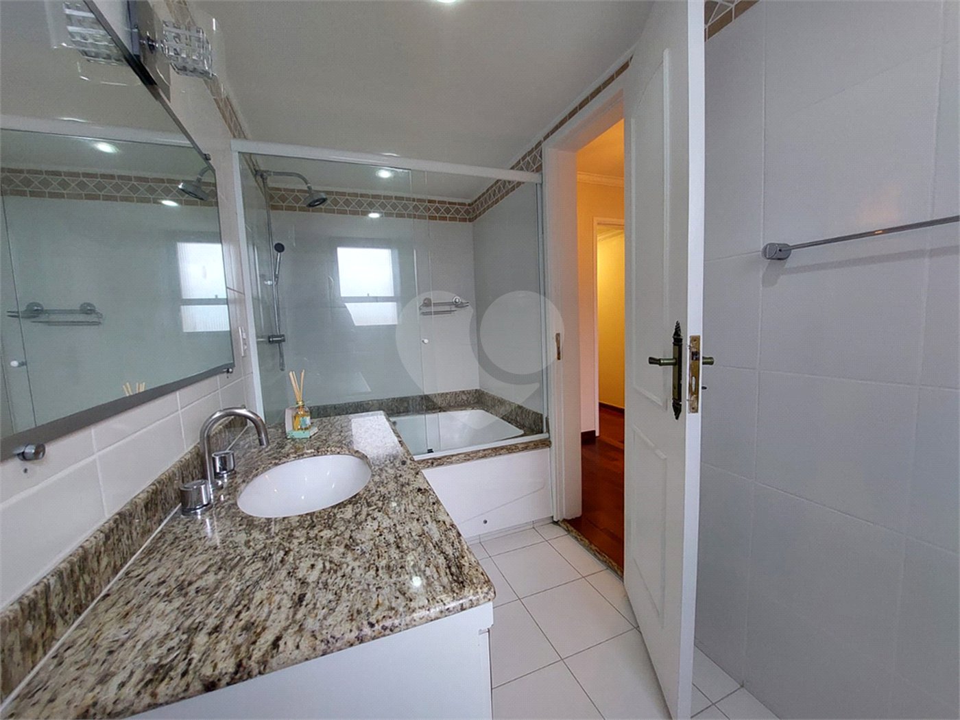 Apartamento à venda com 3 quartos, sendo 1 suíte, em Sumaré, São Paulo, SP