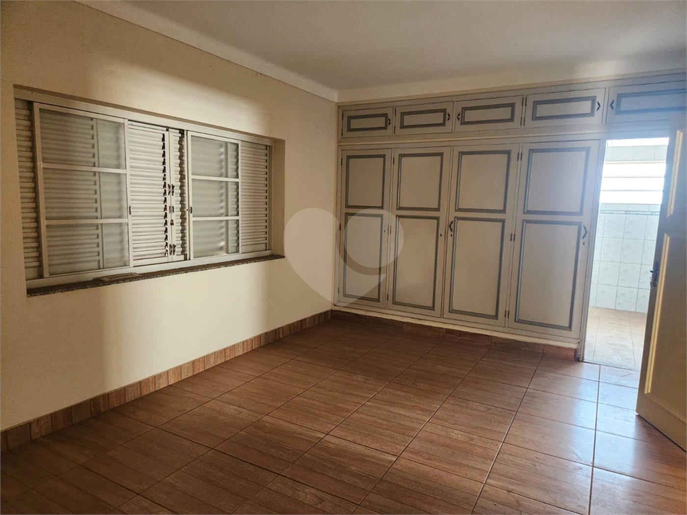 Sobrado à venda com 4 quartos, sendo 1 suíte, no Centro, Araraquara, SP
