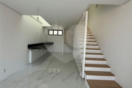 Sobrado à venda com 3 quartos, sendo 1 suíte,  em Sítio da Figueira, São Paulo, SP
