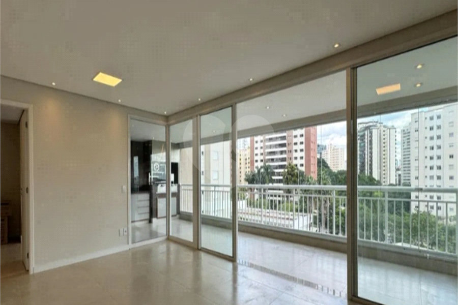 Apartamento à venda com 4 quartos, sendo 3 suítes, em Morumbi, São Paulo, SP