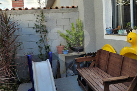 Casa à venda com 2 quartos no condomínio Acapulco, Atibaia - SP