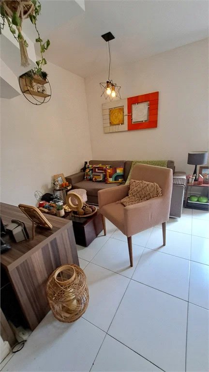 Casa à venda com 3 quartos, sendo 1 suíte, no condomínio Moradas do Horto, São Paulo - SP