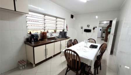 Sobrado à venda com 3 quartos, sendo 1 suíte,  em Vila Independência, São Paulo, SP