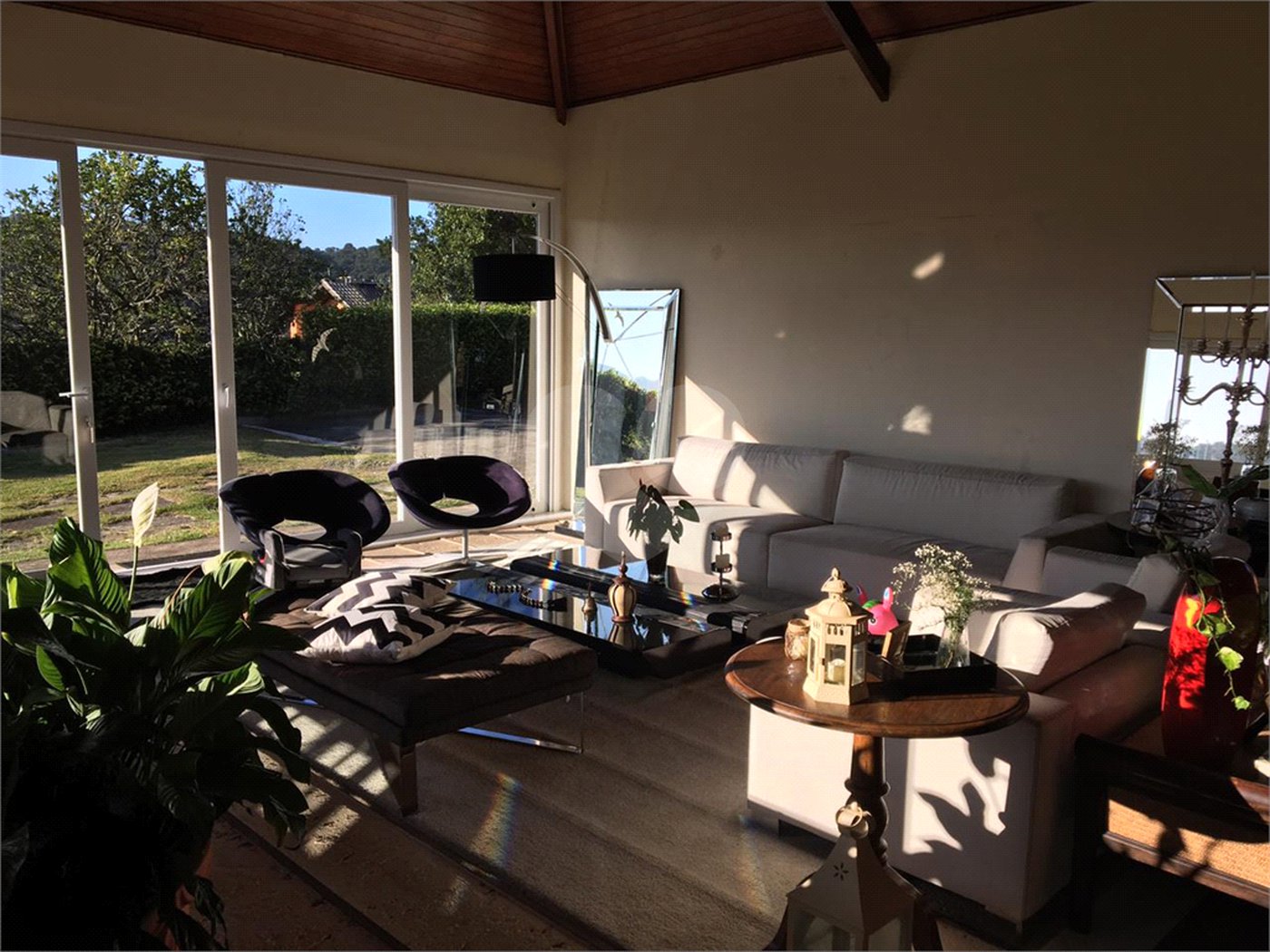 Casa à venda com 3 suítes no condomínio Suíça da Cantareira, Mairiporã - SP
