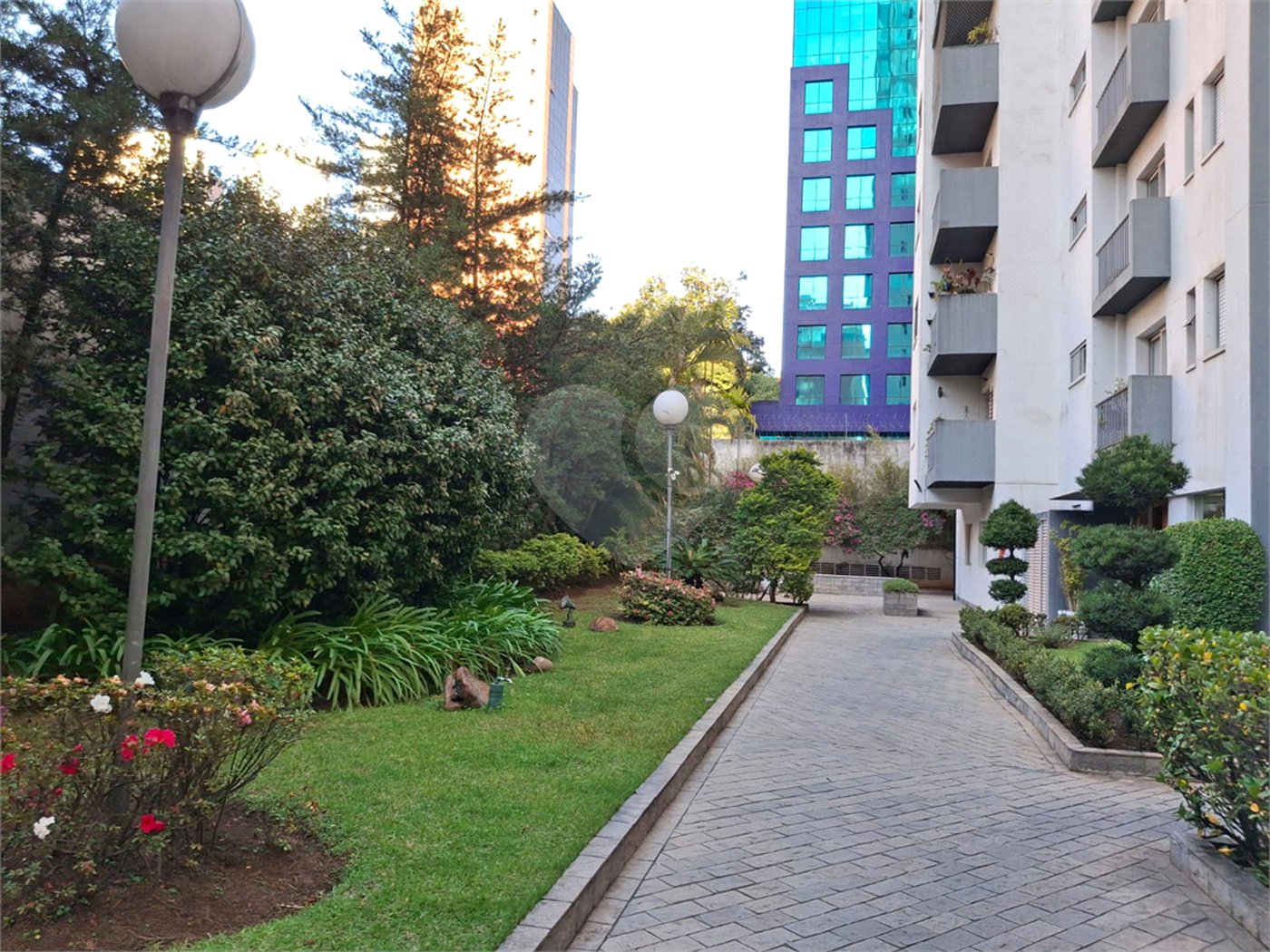 Apartamento à venda com 2 quartos, sendo 1 suíte, em Moema, São Paulo, SP
