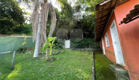 Casa em condomínio à venda com 3 quartos, sendo 2 suítes,  em Peró, Cabo Frio, RJ