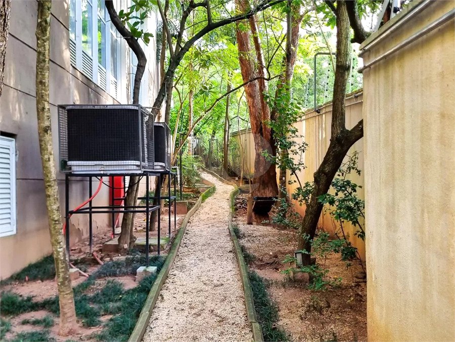 Apartamento à venda com 3 quartos, sendo 1 suíte,  em Vila Andrade, São Paulo, SP
