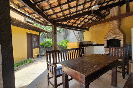 Casa à venda com 5 quartos, sendo 4 suítes,  em Geribá, Armação dos Búzios, RJ