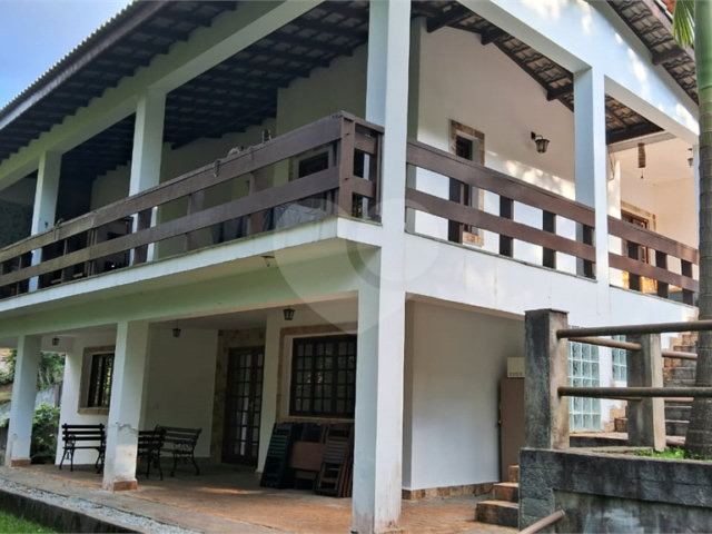 Casa à venda com 3 quartos, sendo 1 suíte,  no condomínio Alpes da Cantareira, Mairiporã - SP