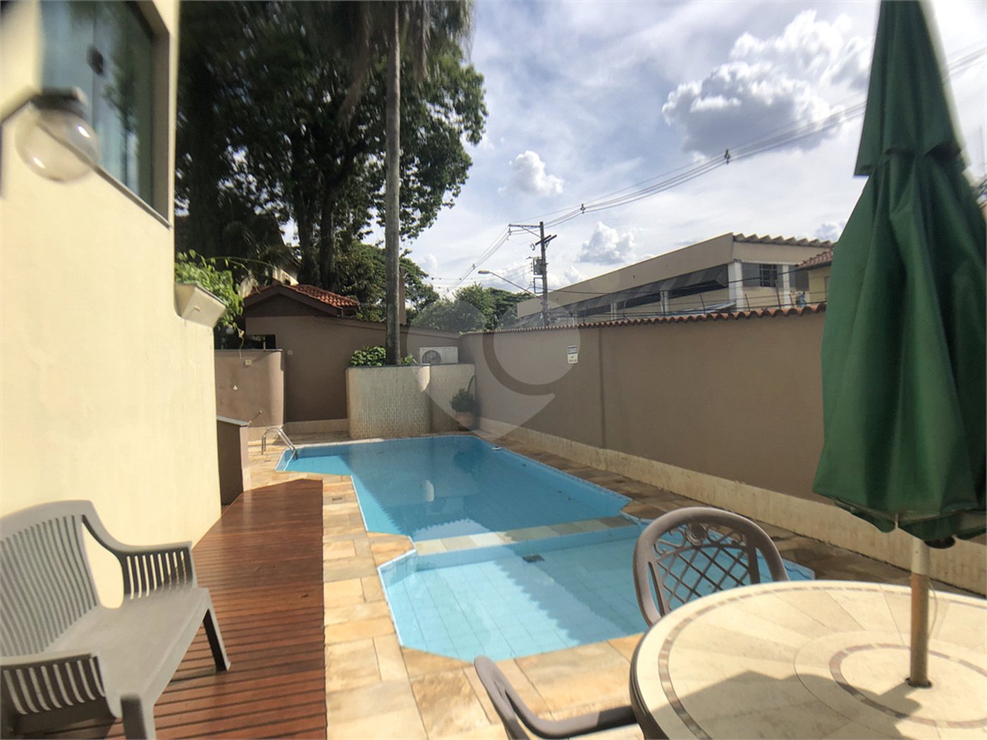 Casa à venda com 4 suítes no condomínio Residencial Floresta, São Paulo - SP