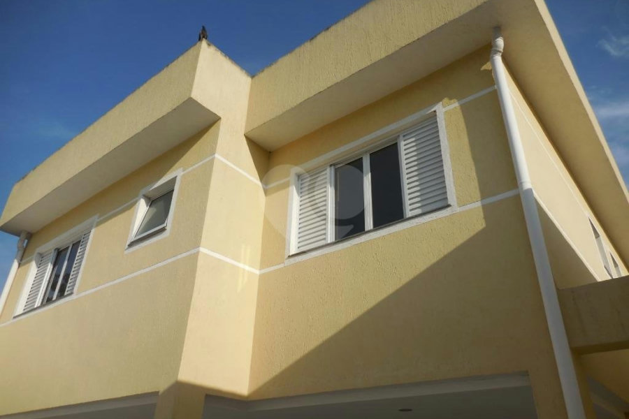 Casa Térrea à venda com 3 suítes em Horto, São Paulo, SP