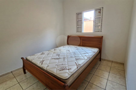 Casa para alugar com 3 quartos, sendo 1 suíte, no condomínio Santa Mônica, Atibaia - SP