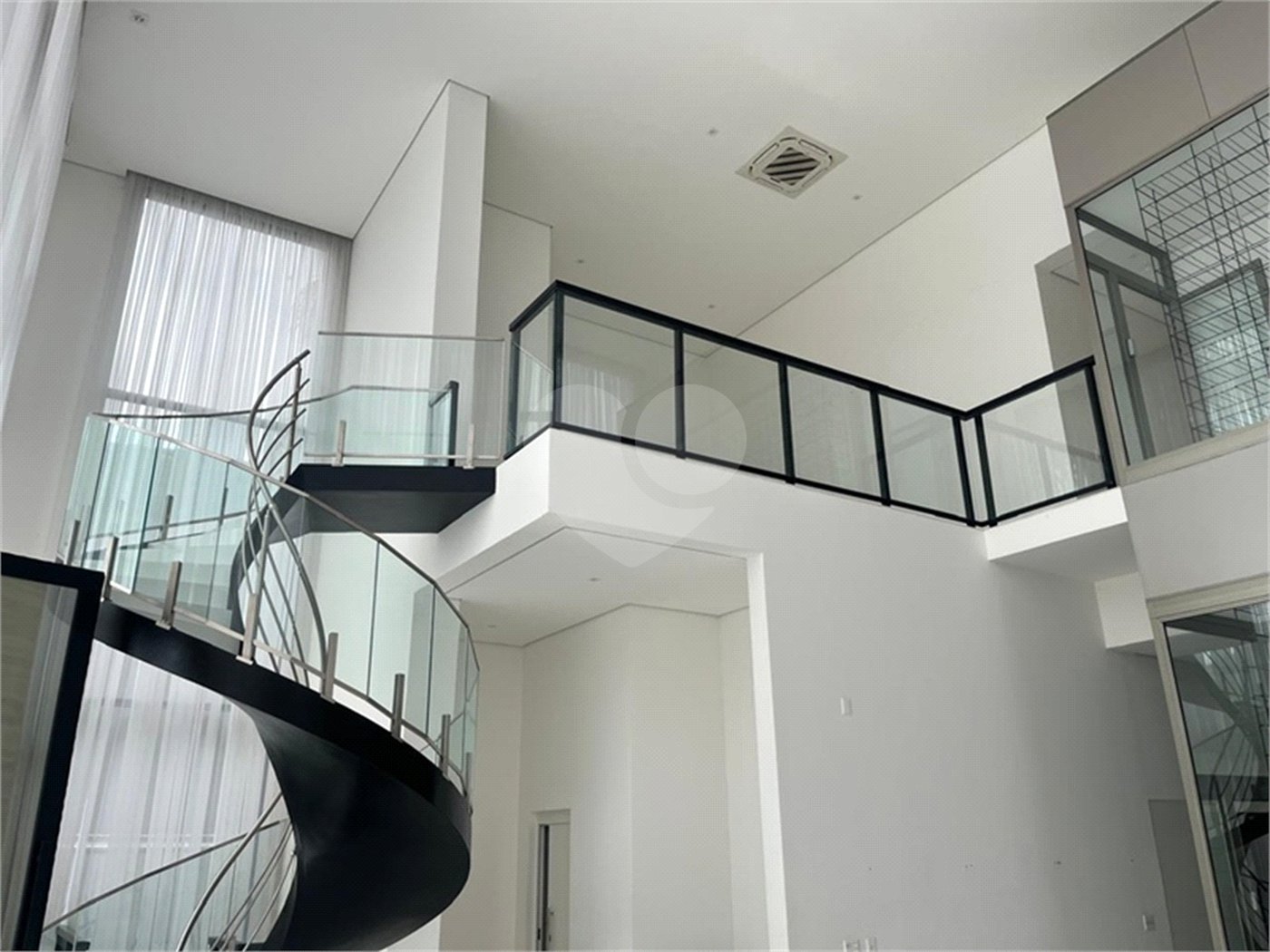 Casa à venda com 5 suítes no condomínio Tamboré II, Santana de Parnaíba - SP