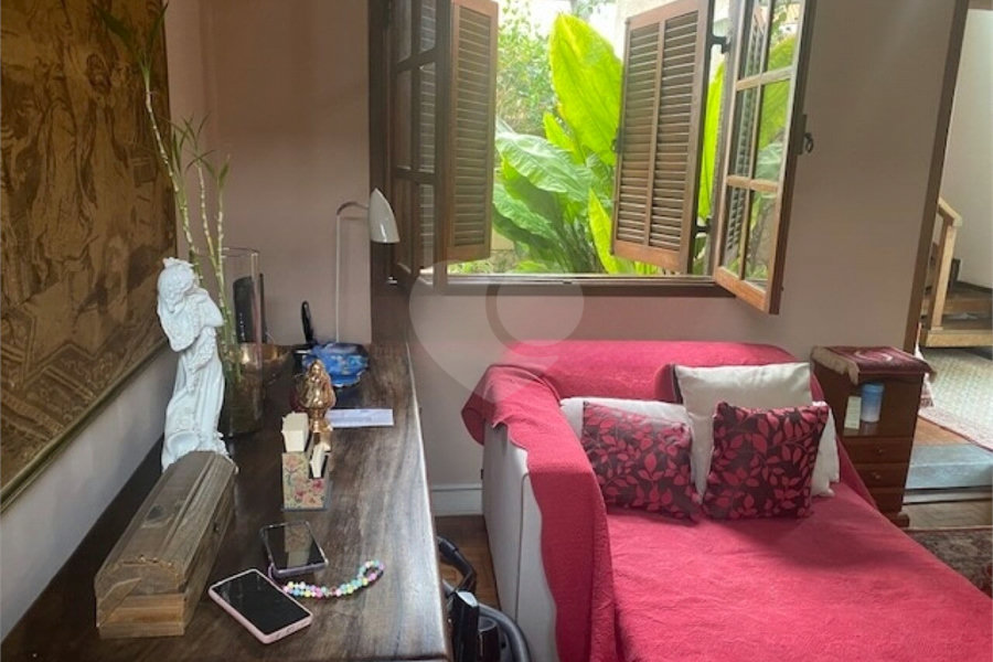 Sobrado à venda com 5 quartos, sendo 2 suítes, em Jardim São Bento, São Paulo, SP