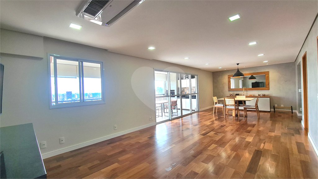 Apartamento à venda ou para alugar com 3 quartos, sendo 2 suítes, em Pinheiros, São Paulo, SP