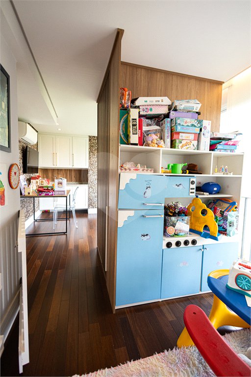 Apartamento à venda com 5 quartos, sendo 4 suítes,  em Parque Reboucas, São Paulo, SP