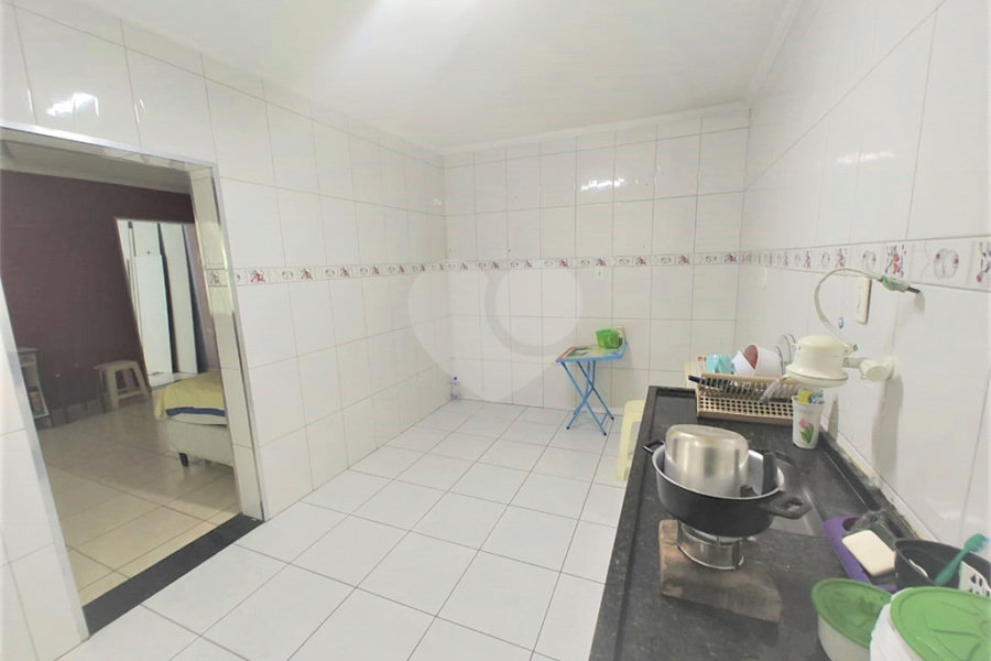 Sobrado à venda com 4 quartos, sendo 1 suíte, em Jardim Regina, São Paulo, SP