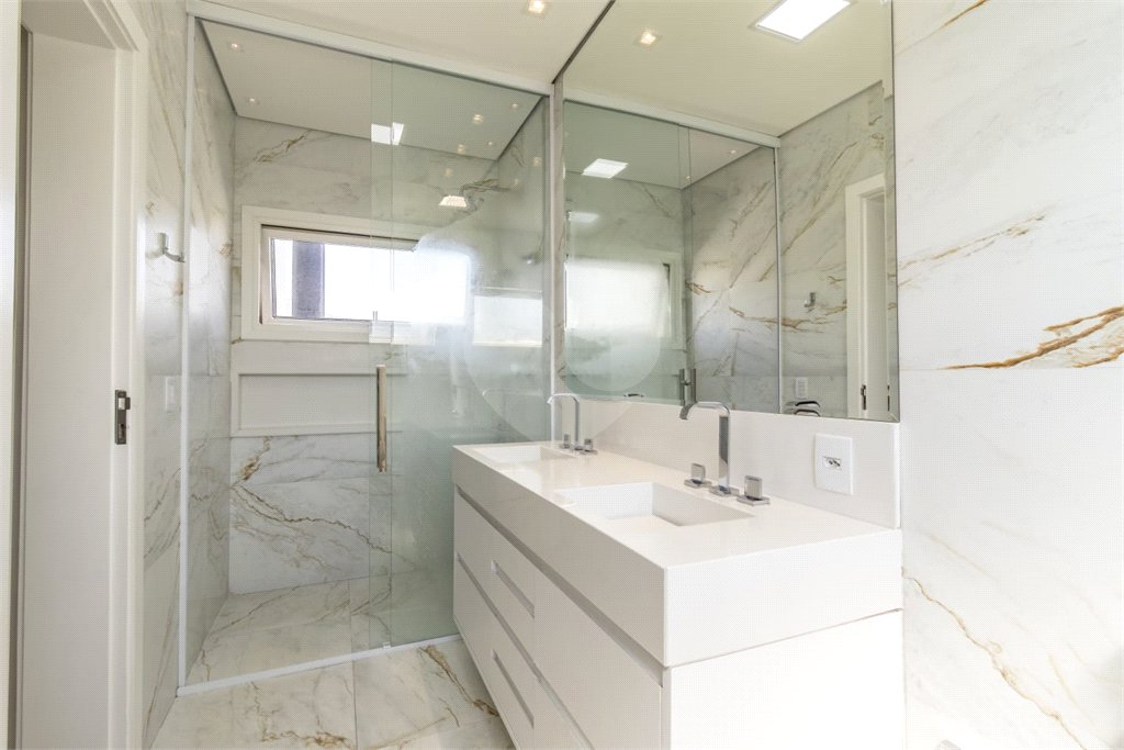 Casa à venda com 4 suítes no condomínio Granville, Atibaia - SP