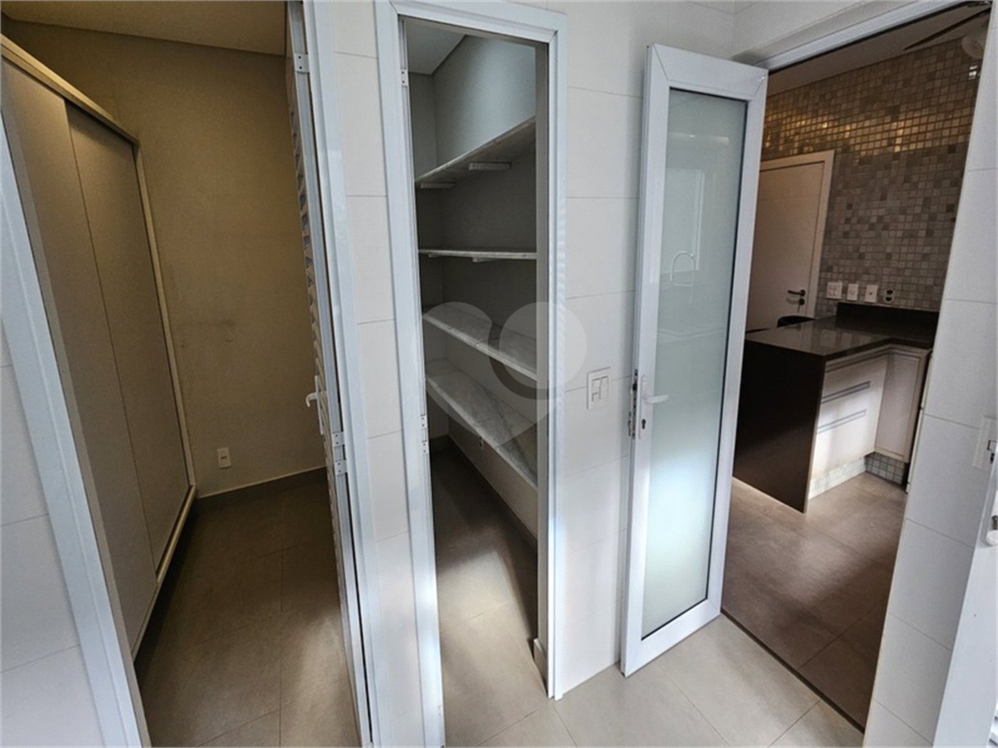 Casa à venda com 5 suítes no condomínio Jardim Vila Paradiso, Indaiatuba - SP