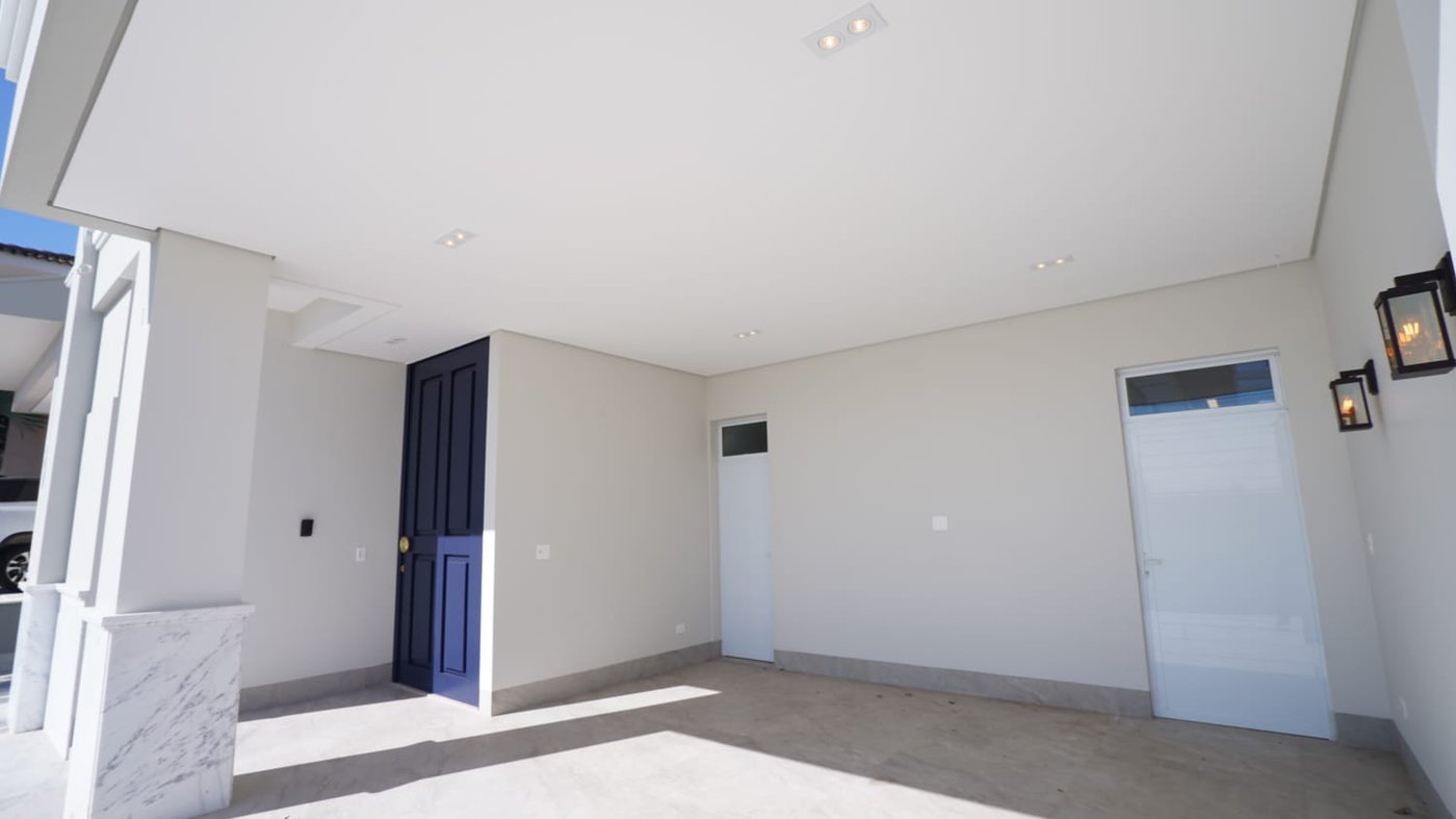 Casa à venda com 4 quartos, sendo 1 suíte, em Parque Residencial Mart Ville, Presidente Prudente, SP