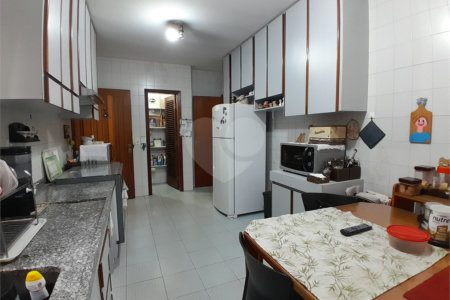 Casa Térrea à venda com 4 quartos, sendo 1 suíte, em Parque Continental, São Paulo, SP
