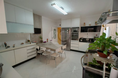 Sobrado à venda com 3 quartos, sendo 1 suíte, em Jardim Pinheiros, São Paulo, SP
