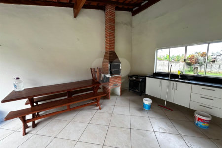 Casa à venda com 4 quartos, sendo 2 suítes, no condomínio Zuleika Jabour, Salto - SP