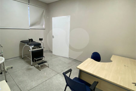 Salão para alugar em Vila Romanópolis, Ferraz de Vasconcelos, SP