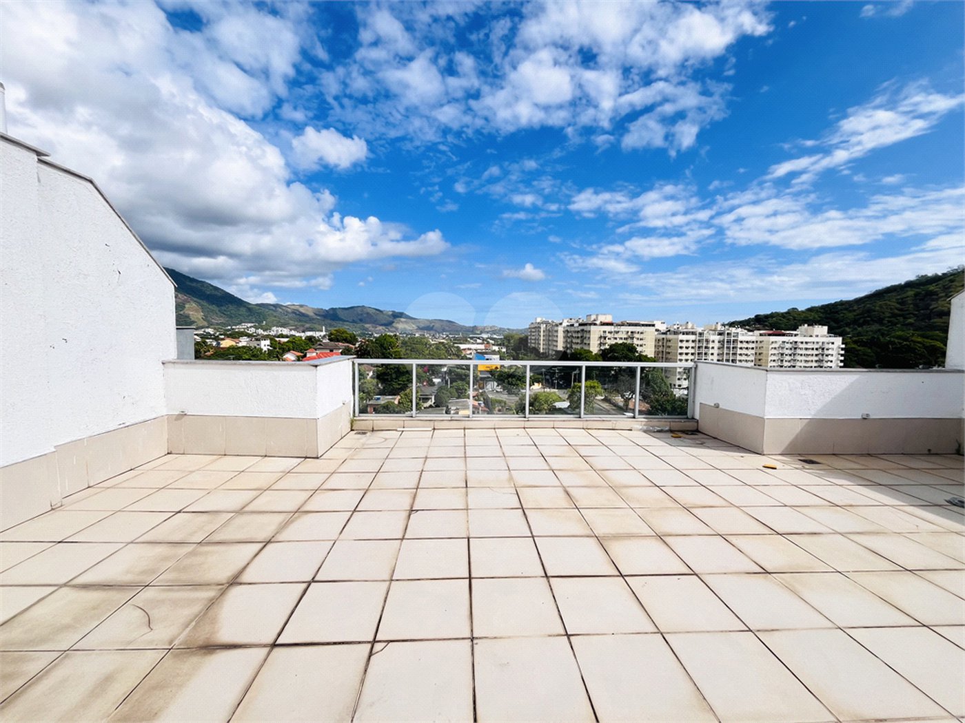 Apartamento à venda com 2 quartos, sendo 1 suíte, em Campo Grande, Rio de Janeiro, RJ