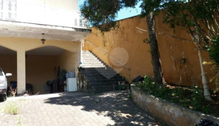 Sobrado à venda com 4 quartos, sendo 1 suíte,  em Tremembé, São Paulo, SP